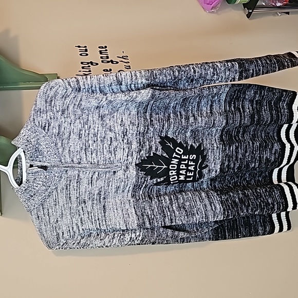 Maple Leaf Sweater - Picture 1 of 5